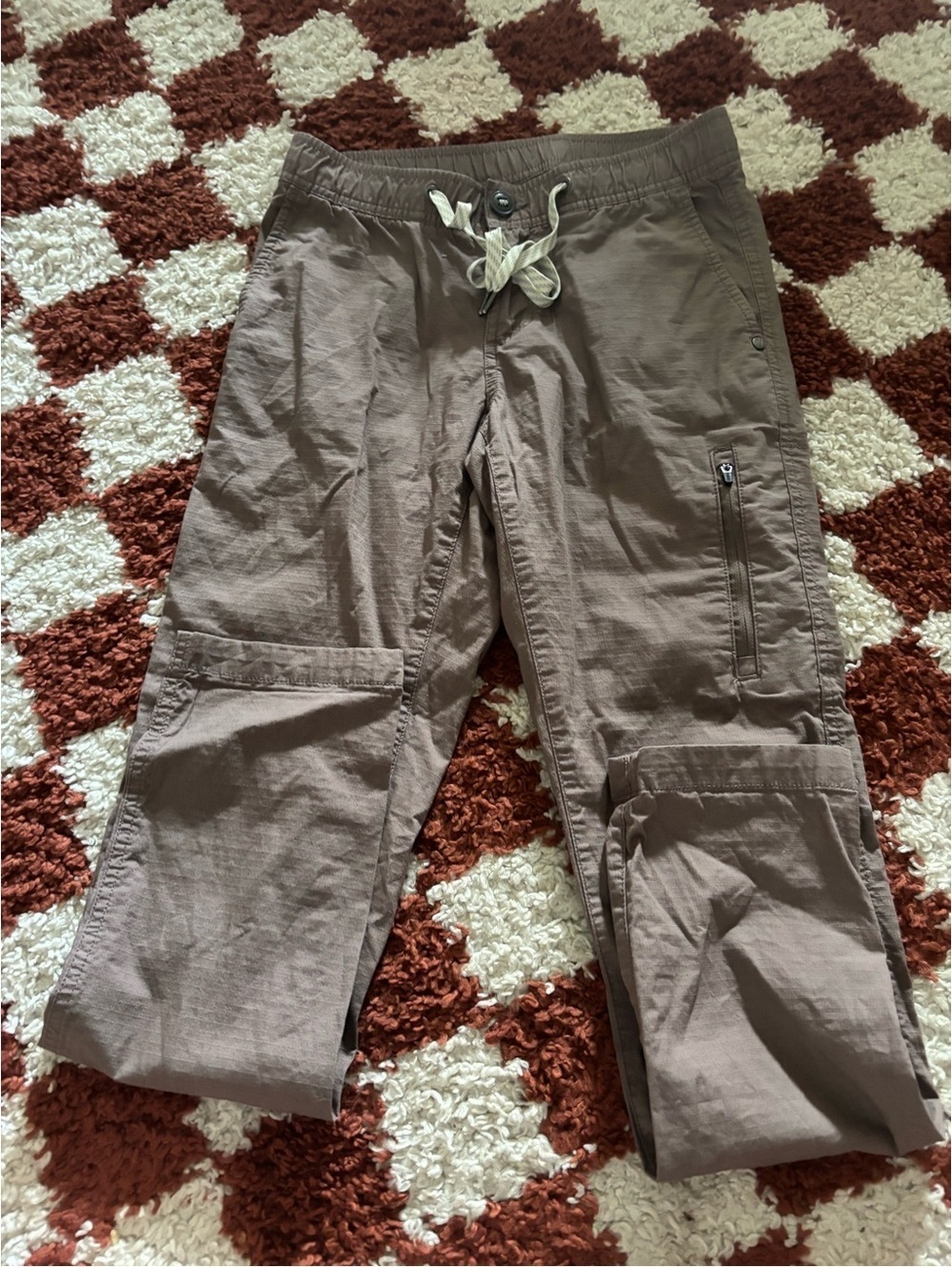 Vuori Women's Taupe Cargo Joggers